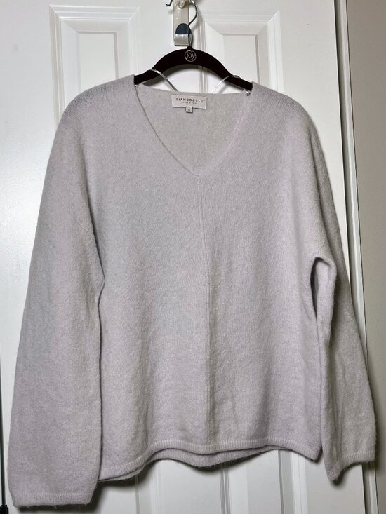 bianco & blu Sweaters - Bianco Blu Italian Knit V-Neck Sweater M Periwinkle Blue Soft Cozy